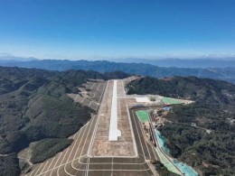 云南鳳慶通用機場建設(shè)工程項目土石方、地基處理及排水工程施工
